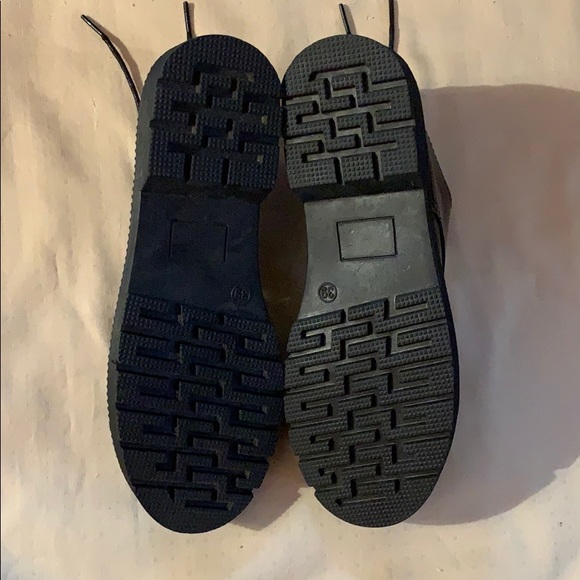 STYLES for the STYLISH work shoes - Picture 3 of 4